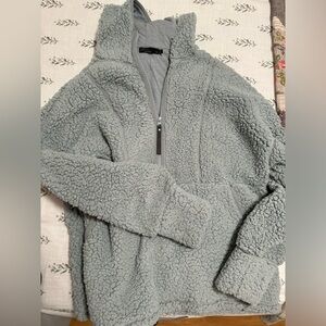 Women’s 1x Prana hooded fleece